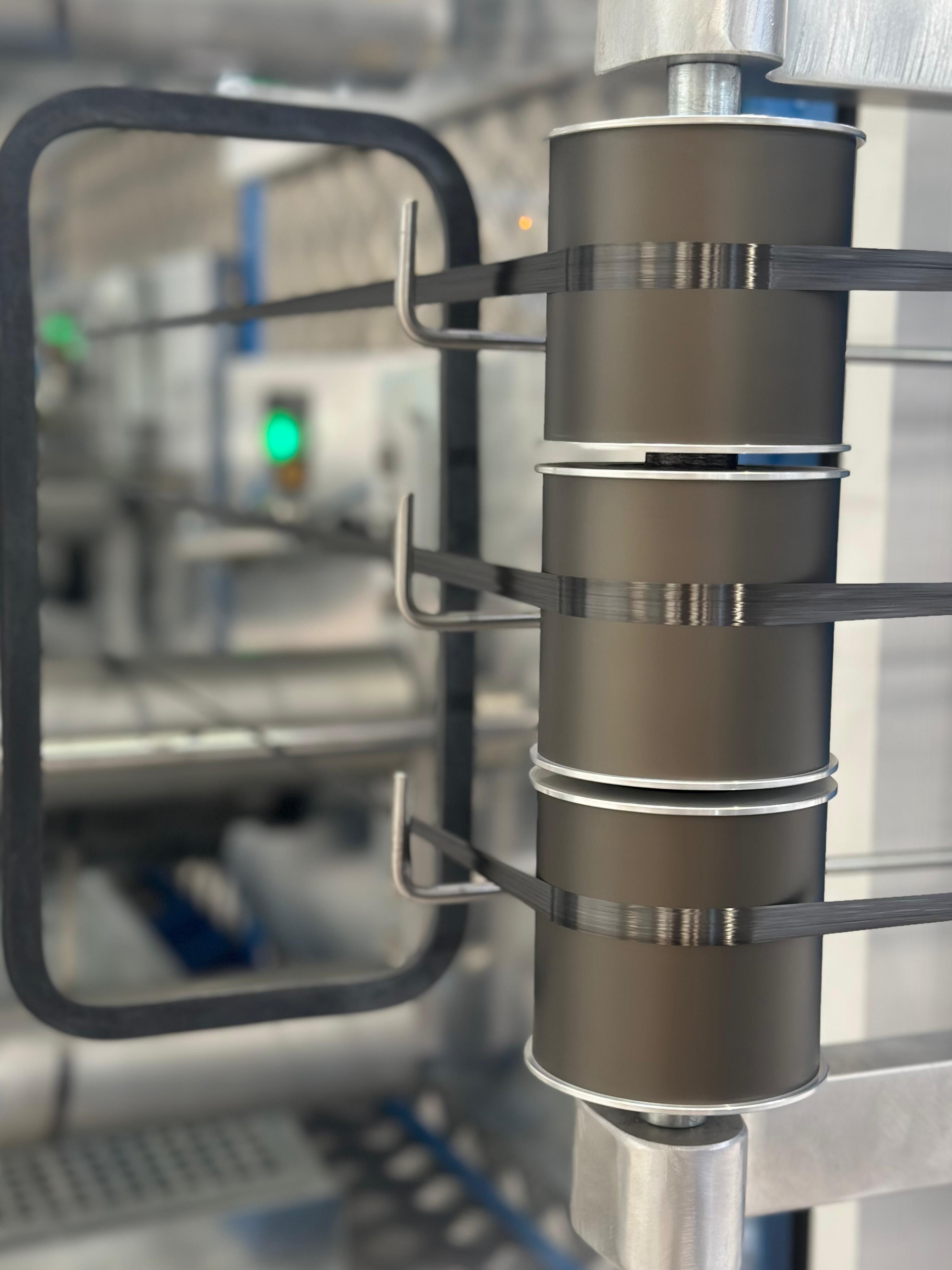 Filament winding process carbon fibre wrapping